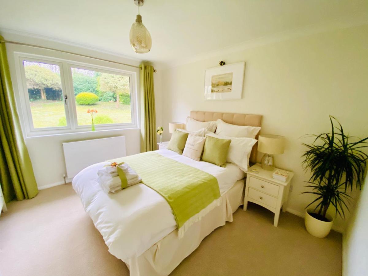 Ranmore Rise Retreat In The Surrey Hills ドーキング エクステリア 写真