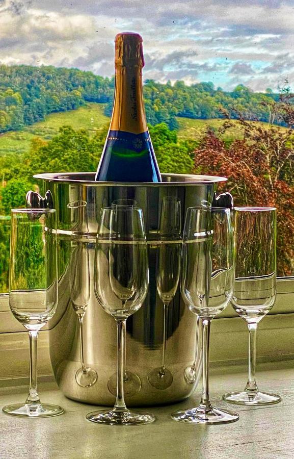 Ranmore Rise Retreat In The Surrey Hills ドーキング エクステリア 写真